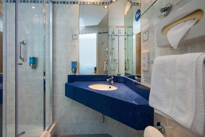 Express By Ihg Hotel 3*